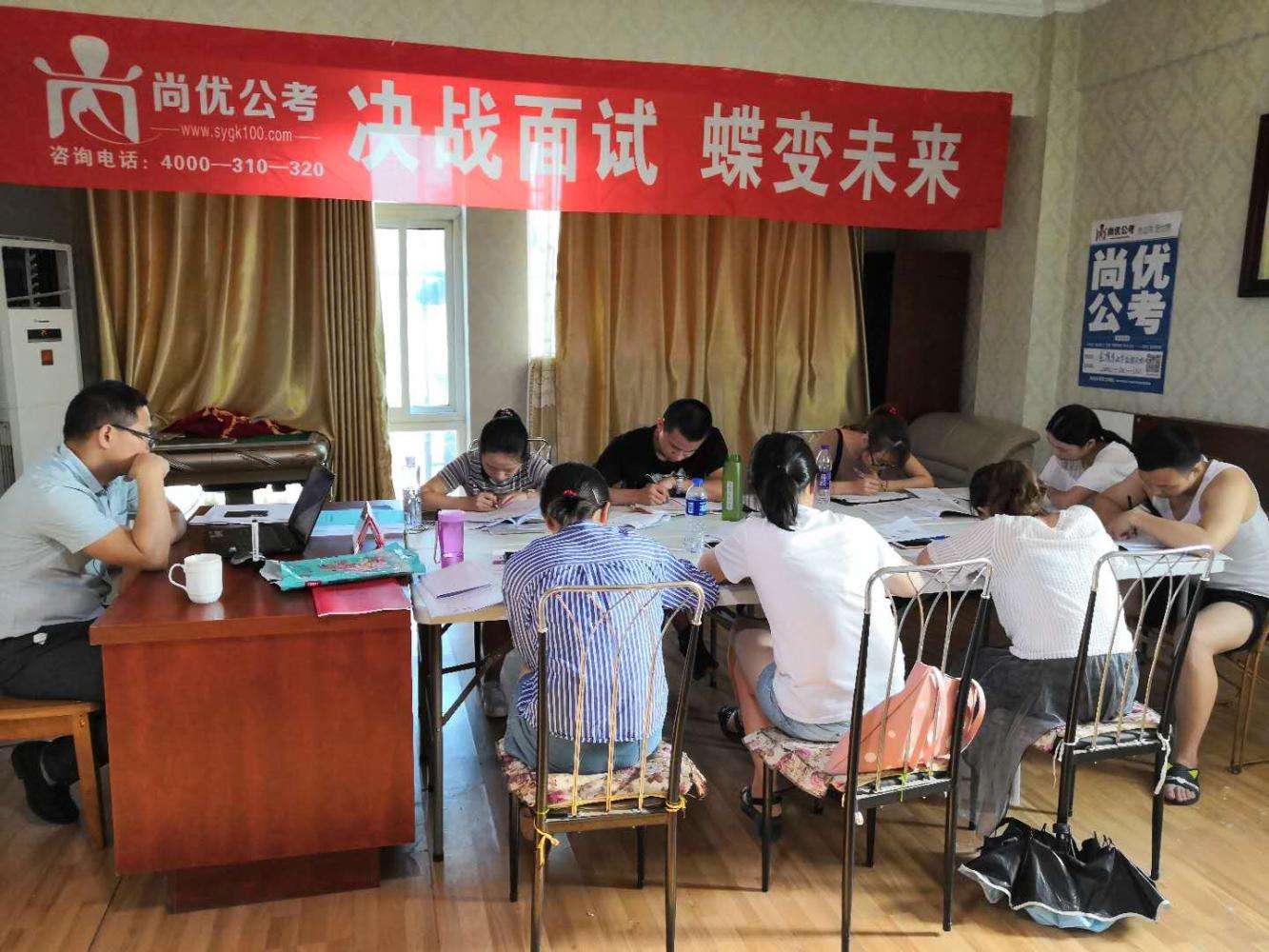 事业单位面试女生头发的简单介绍